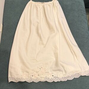 Sara Beth Vintage Ivory cream  Lace Trim half slip petite